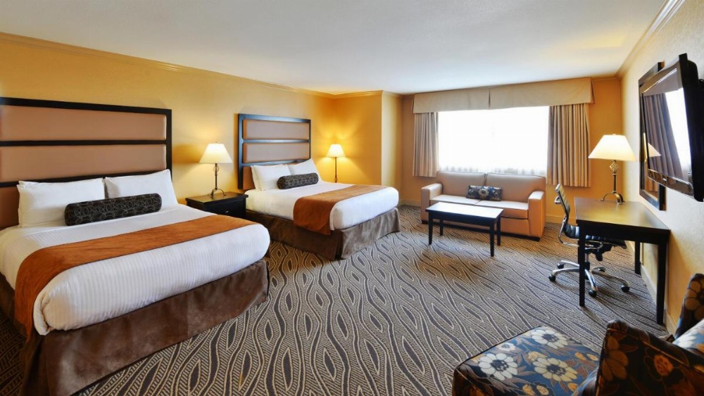 Prestige Inn Golden Image 17