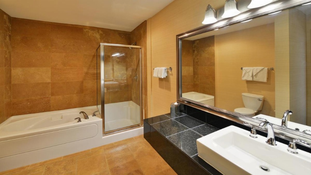 Prestige Inn Golden Image 18