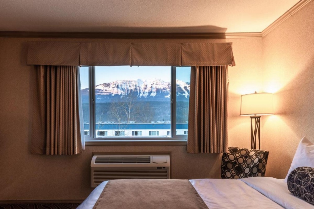 Prestige Inn Golden Image 19