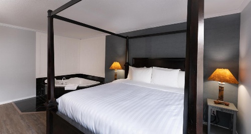 Prestige Inn Golden image 3