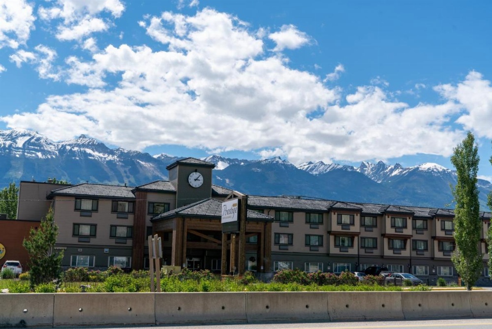 Prestige Inn Golden Image 36