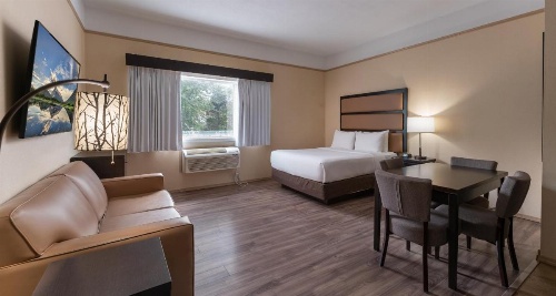 Prestige Inn Golden image 38
