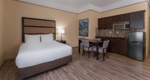 Prestige Inn Golden image 39