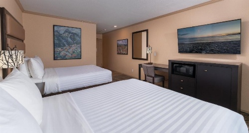 Prestige Inn Golden image 9